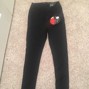 SOLD - FASHION NOVA Hollywood Butt Ci Sono jeans